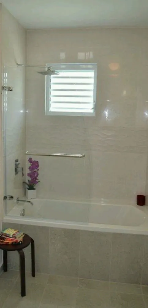 Hotel Dorado Centrally Located Guest House